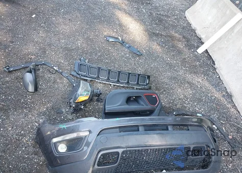 2018 Jeep Compass Trailhawk z USA, uszkodzony, nr VIN 3C4NJDDB8JT343455